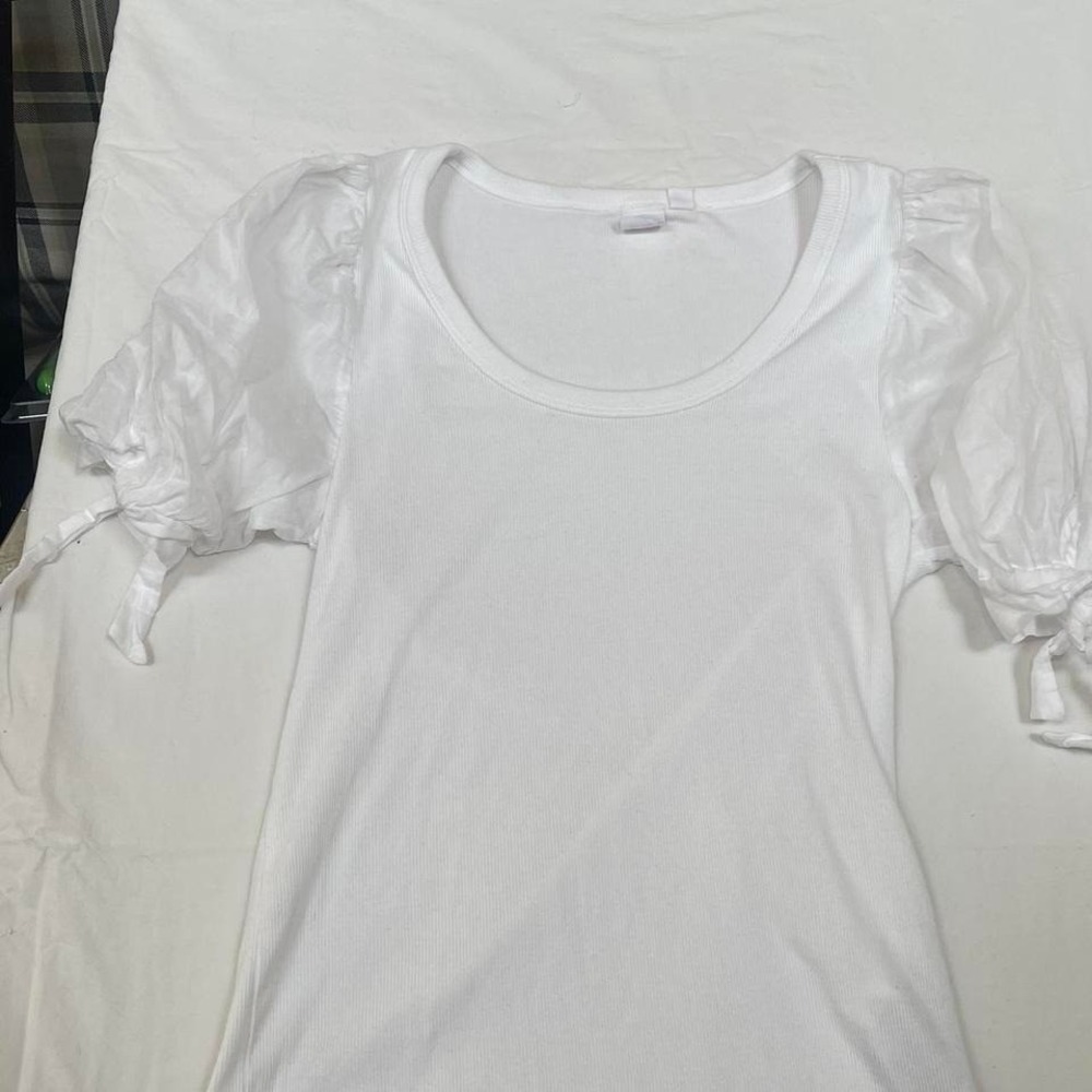 Gap top with puff‎ sleeve